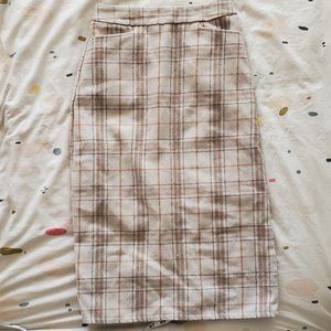 Plaid midi skirt with slit and pockets